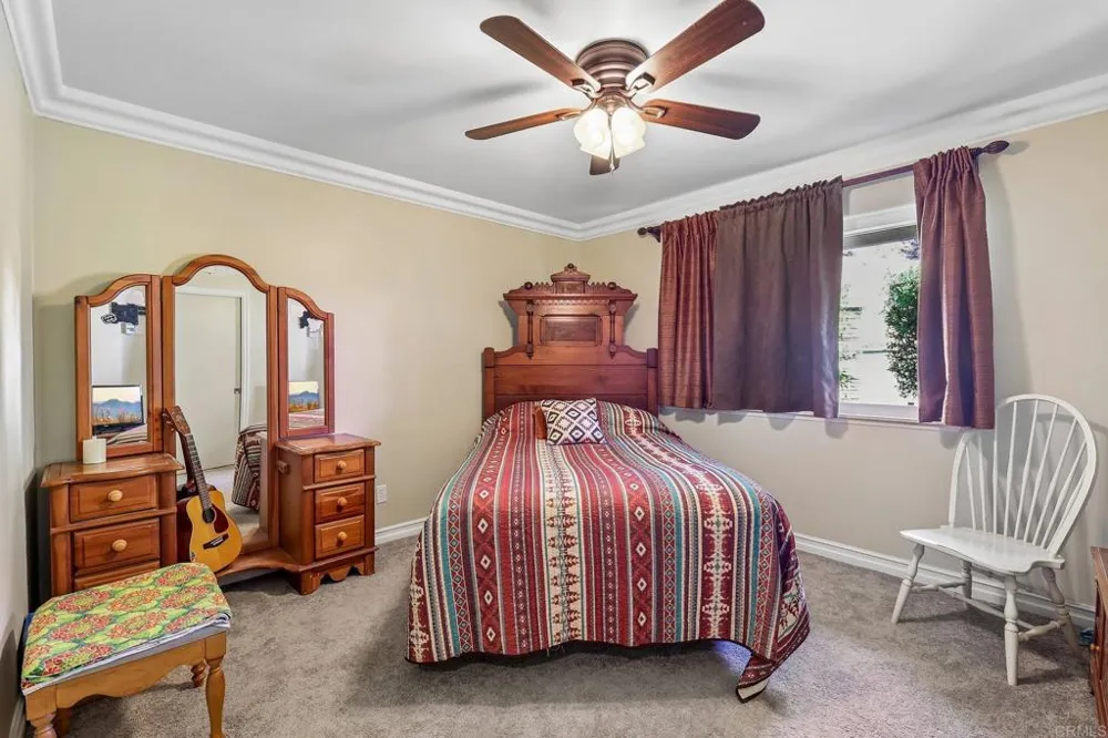 3129 Via Viejas Alpine, CA 91901