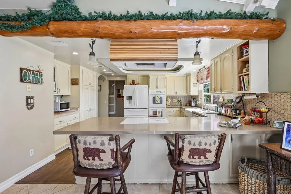 3129 Via Viejas Alpine, CA 91901