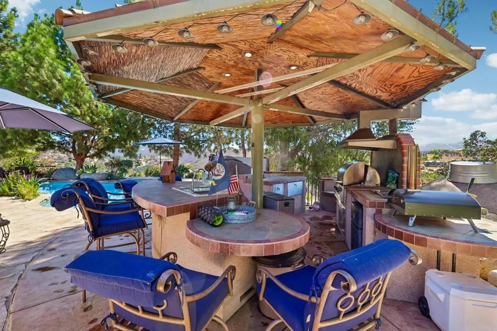 3129 Via Viejas Alpine, CA 91901