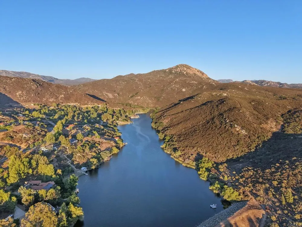3129 Via Viejas Alpine, CA 91901