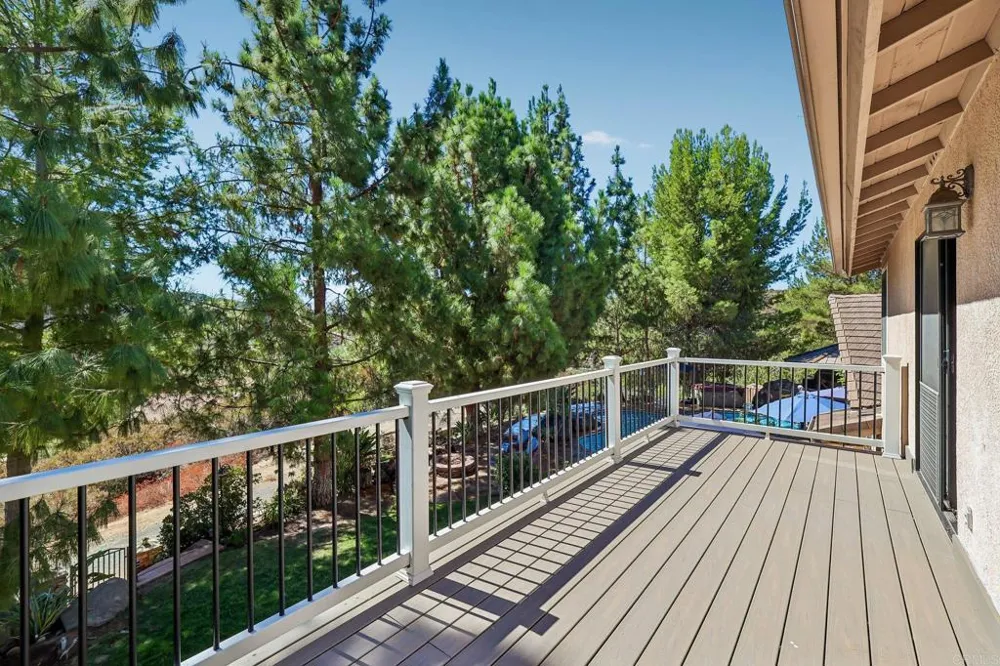3129 Via Viejas Alpine, CA 91901
