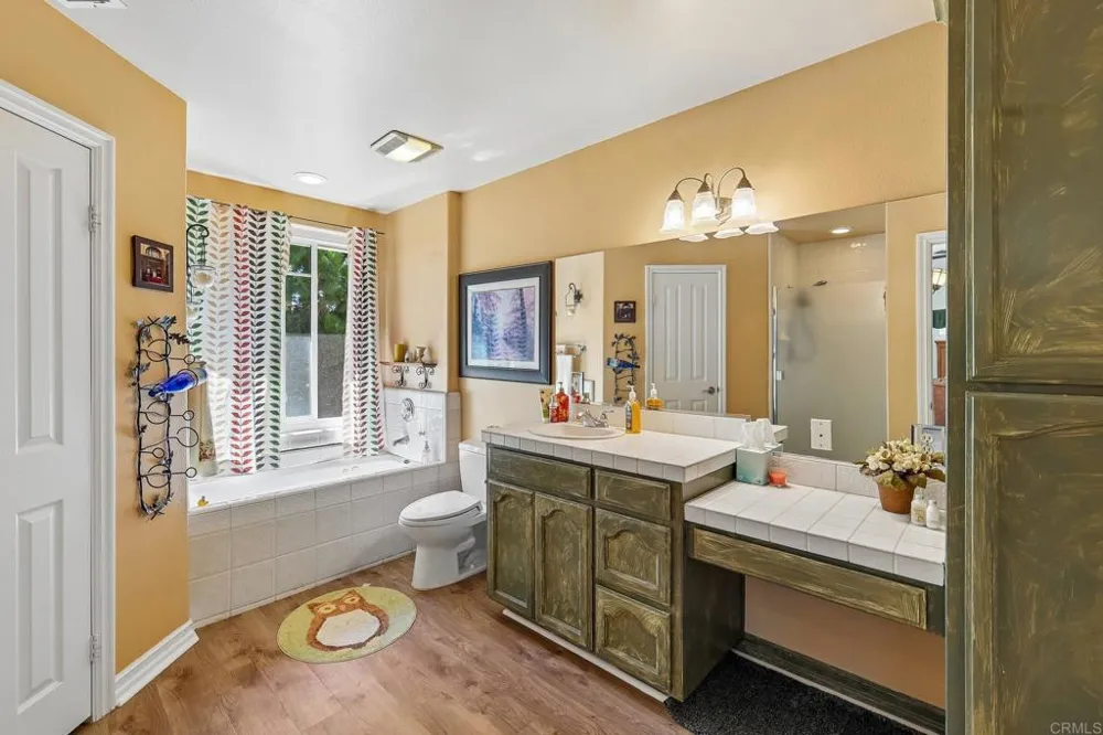3129 Via Viejas Alpine, CA 91901