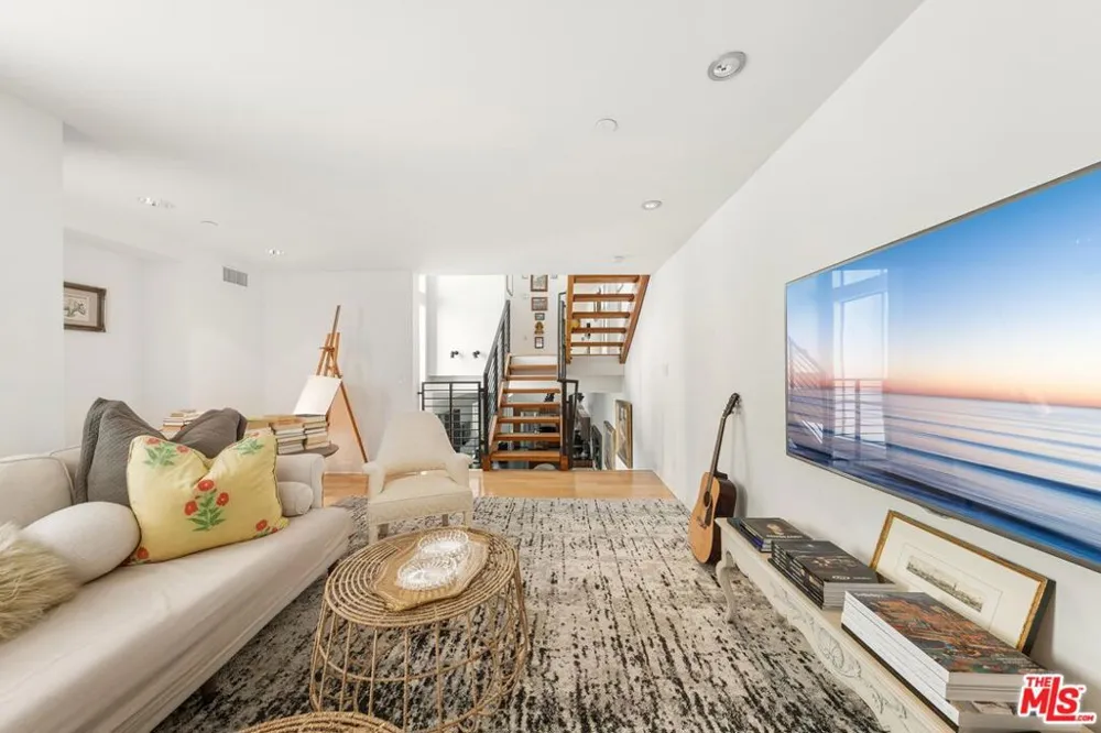 852 10th Street #4 Santa Monica, CA 90403