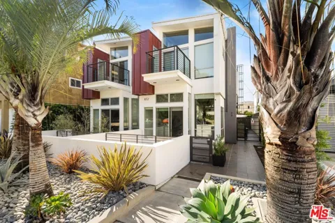 852 10th Street #4
