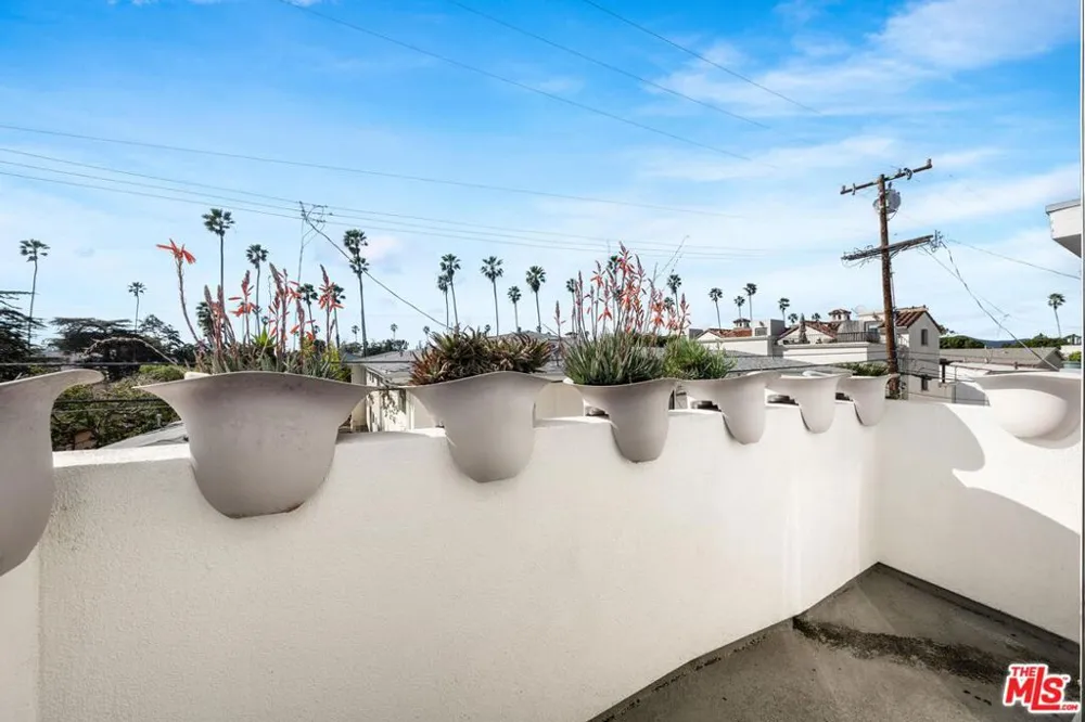 852 10th Street #4 Santa Monica, CA 90403