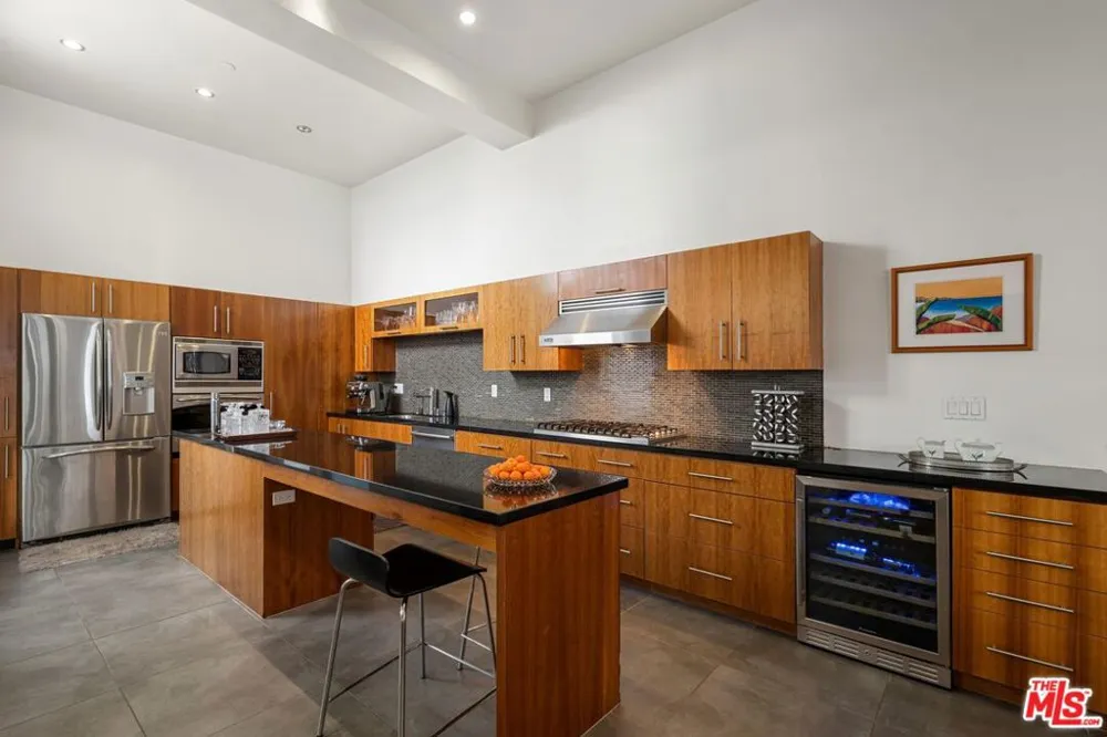 852 10th Street #4 Santa Monica, CA 90403
