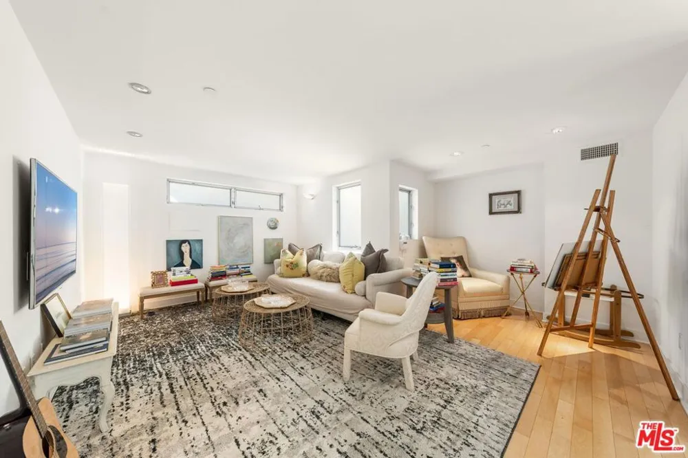 852 10th Street #4 Santa Monica, CA 90403
