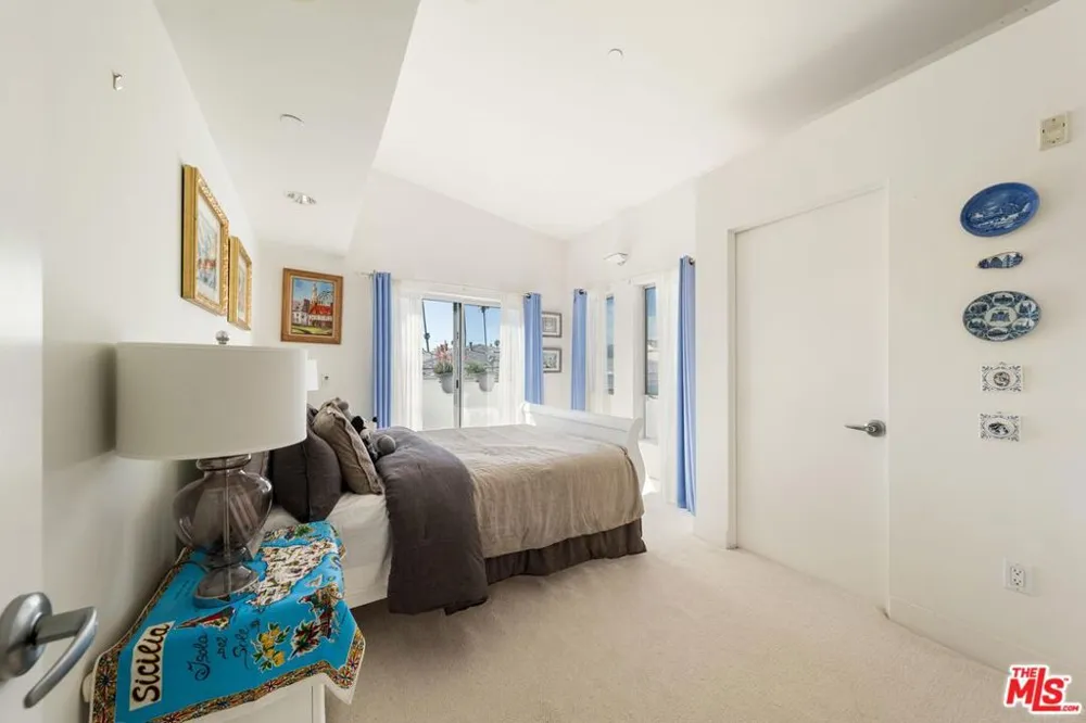 852 10th Street #4 Santa Monica, CA 90403