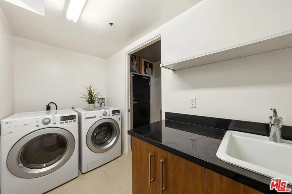 852 10th Street #4 Santa Monica, CA 90403