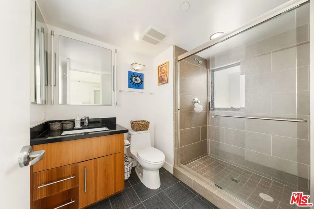 852 10th Street #4 Santa Monica, CA 90403