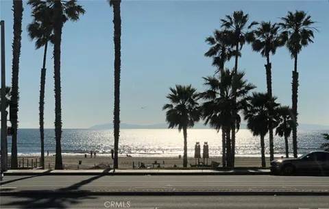 900 Pacific Coast