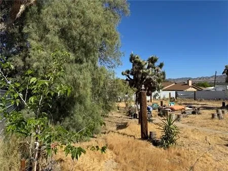 6959 Pawnee Yucca Valley, CA 92284