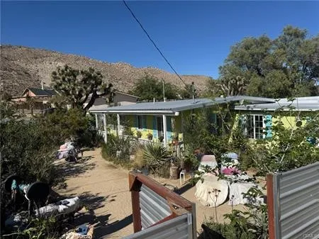 6959 Pawnee Yucca Valley, CA 92284