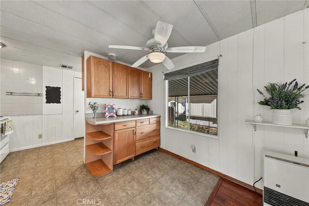 4305 Lakeshore Lakeport, CA 95453