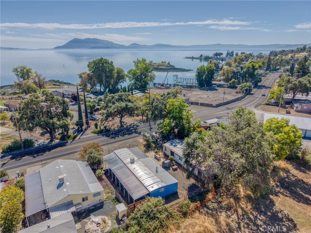 4305 Lakeshore Lakeport, CA 95453