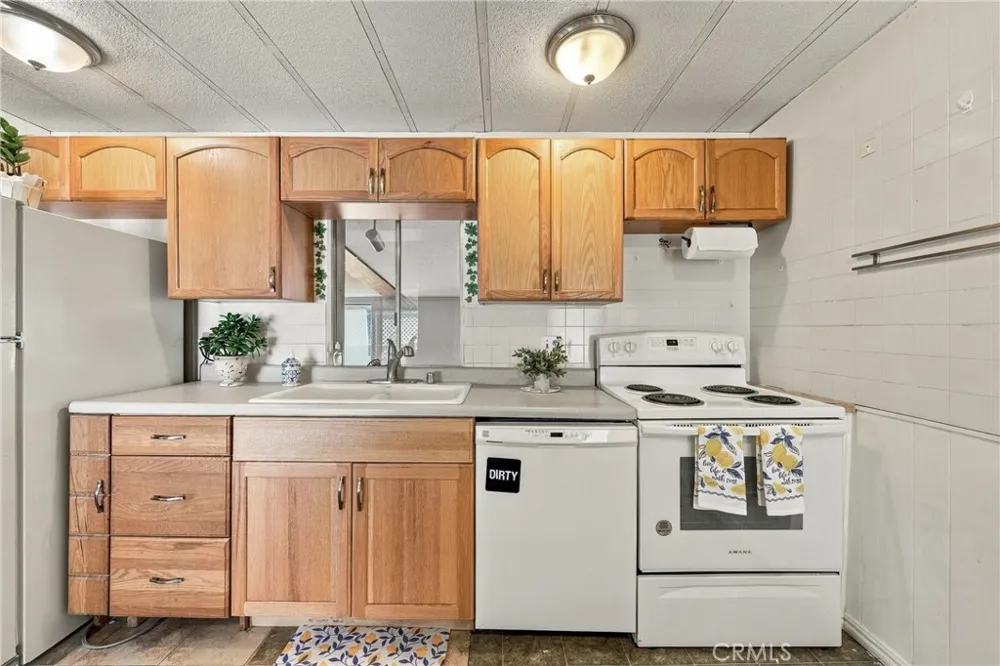 4305 Lakeshore Lakeport, CA 95453