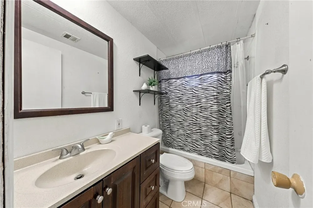 4305 Lakeshore Lakeport, CA 95453