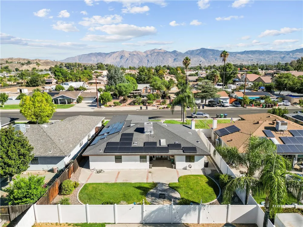 42095 Acacia Avenue Hemet, CA 92544