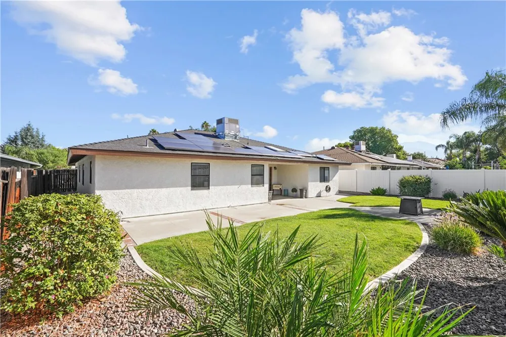 42095 Acacia Avenue Hemet, CA 92544