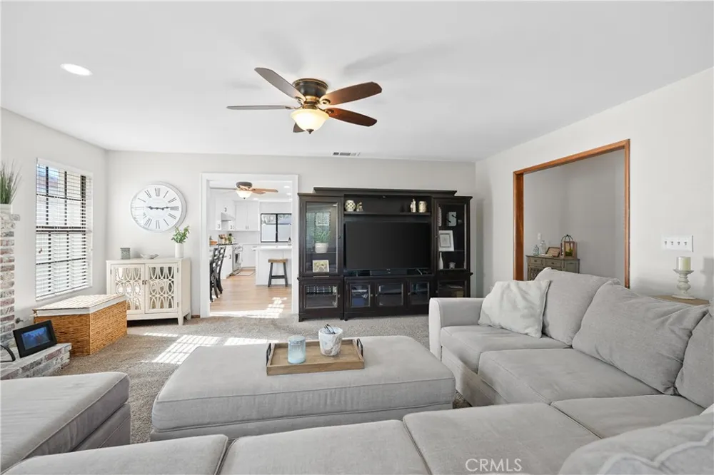 42095 Acacia Avenue Hemet, CA 92544