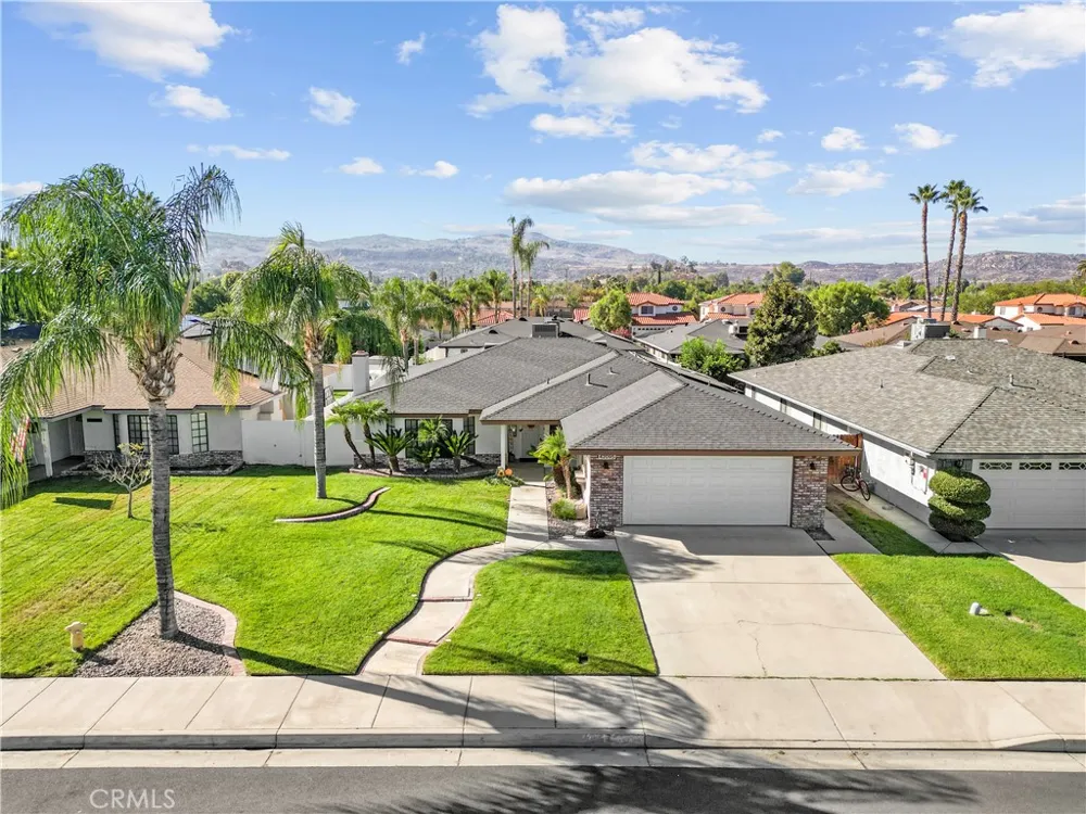 42095 Acacia Avenue Hemet, CA 92544