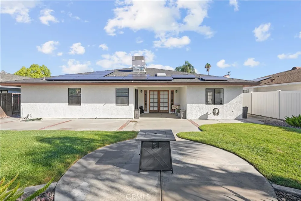 42095 Acacia Avenue Hemet, CA 92544
