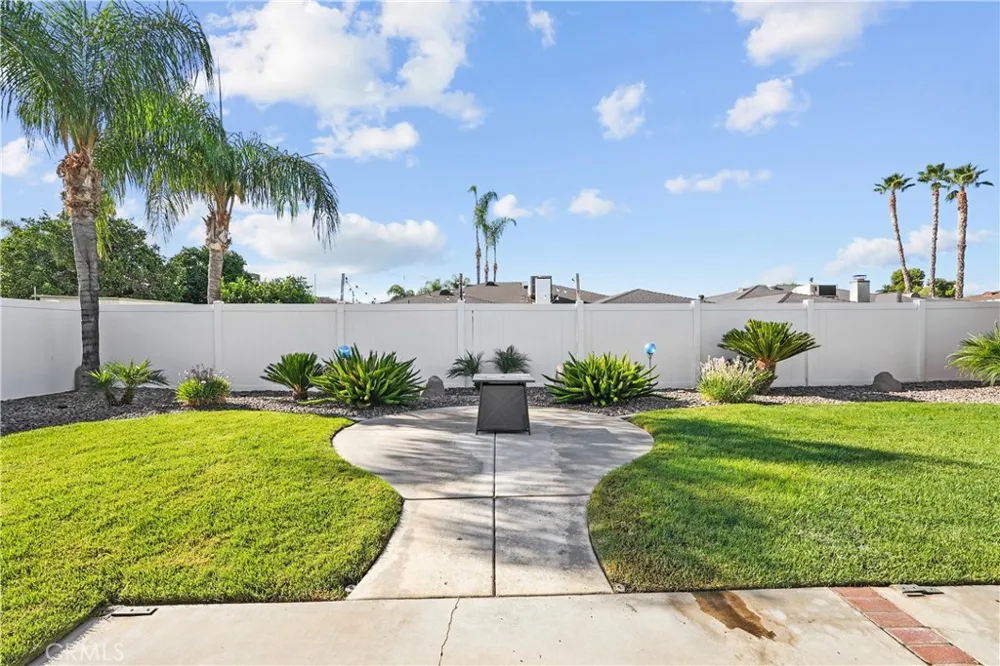 42095 Acacia Avenue Hemet, CA 92544