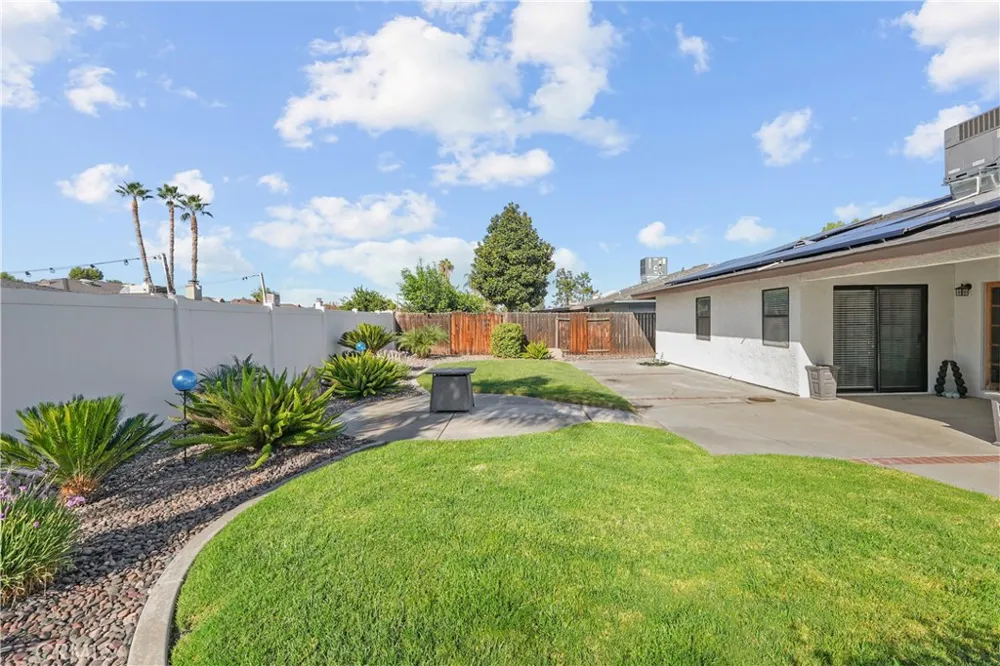 42095 Acacia Avenue Hemet, CA 92544