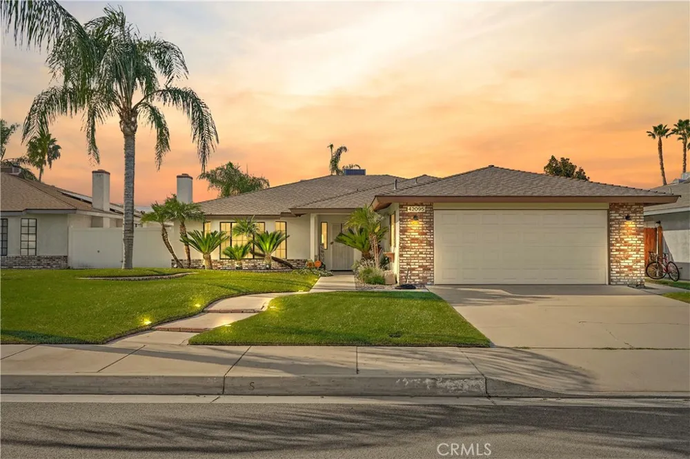 42095 Acacia Avenue Hemet, CA 92544