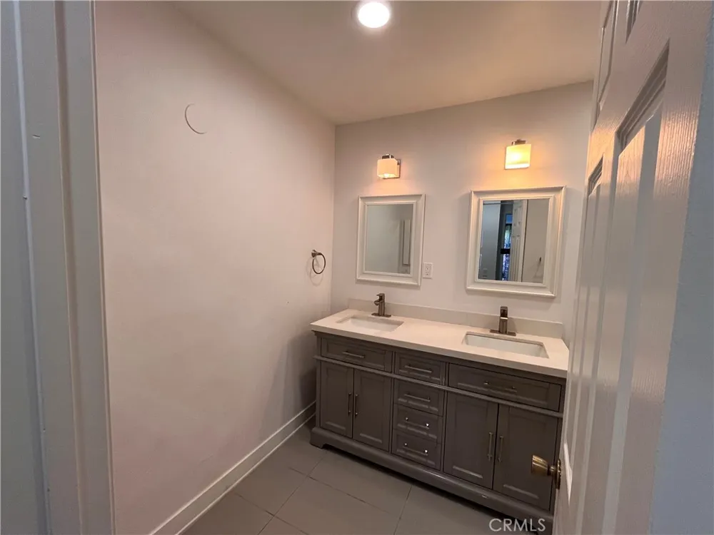 21110 Lycoming Diamond Bar, CA 91789