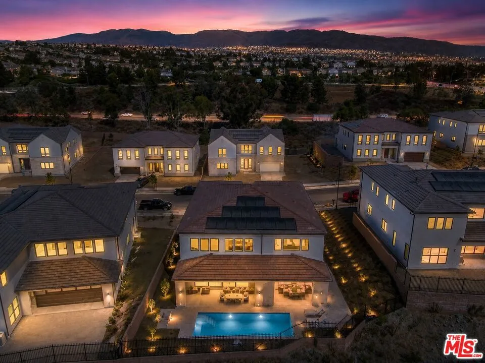 20534 Edgewood Court Chatsworth, CA 91311