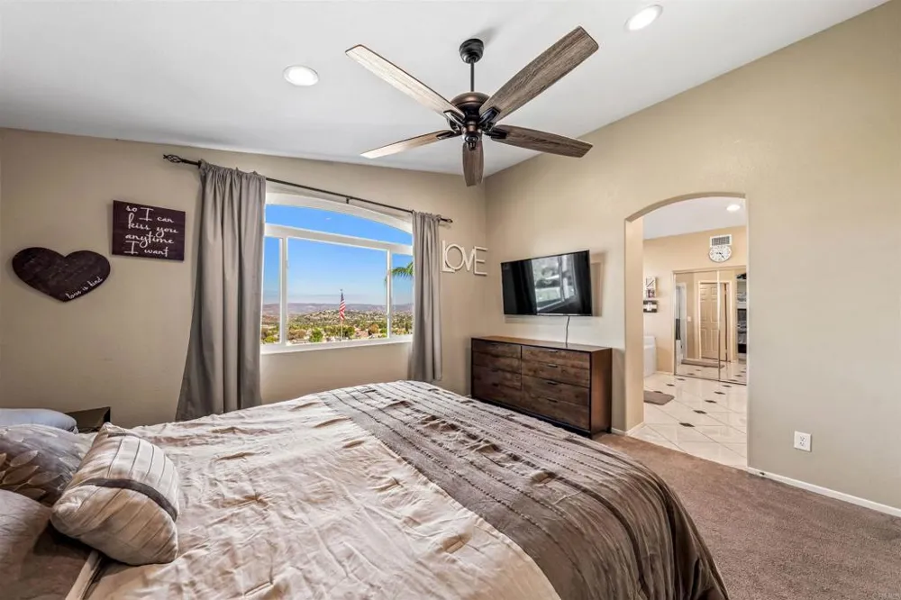 13724 Braeswood El Cajon, CA 92021