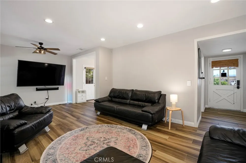 431 E Dexter Street Covina, CA 91723