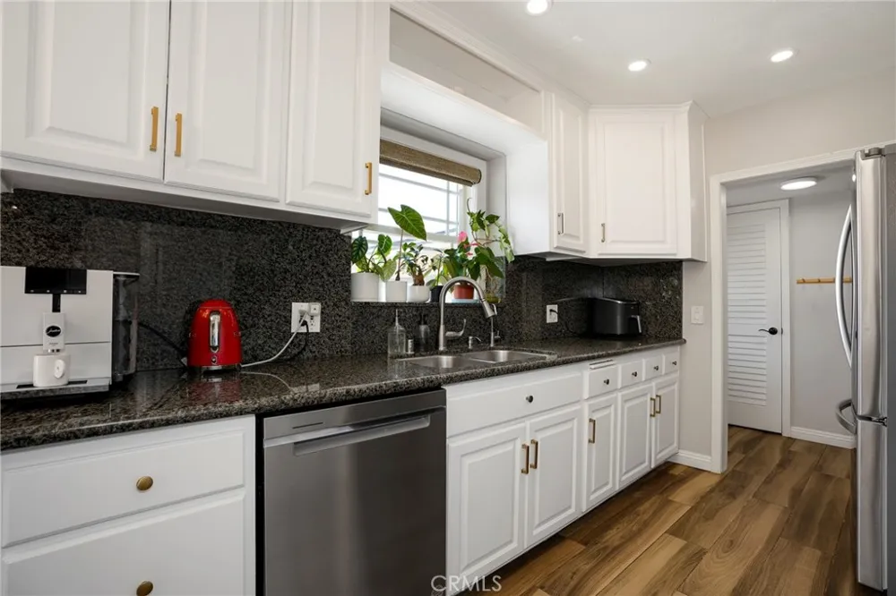 431 E Dexter Street Covina, CA 91723