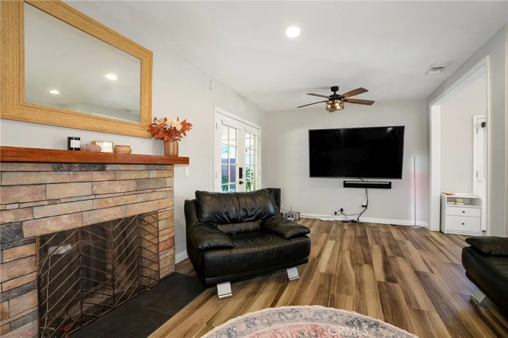 431 E Dexter Street Covina, CA 91723