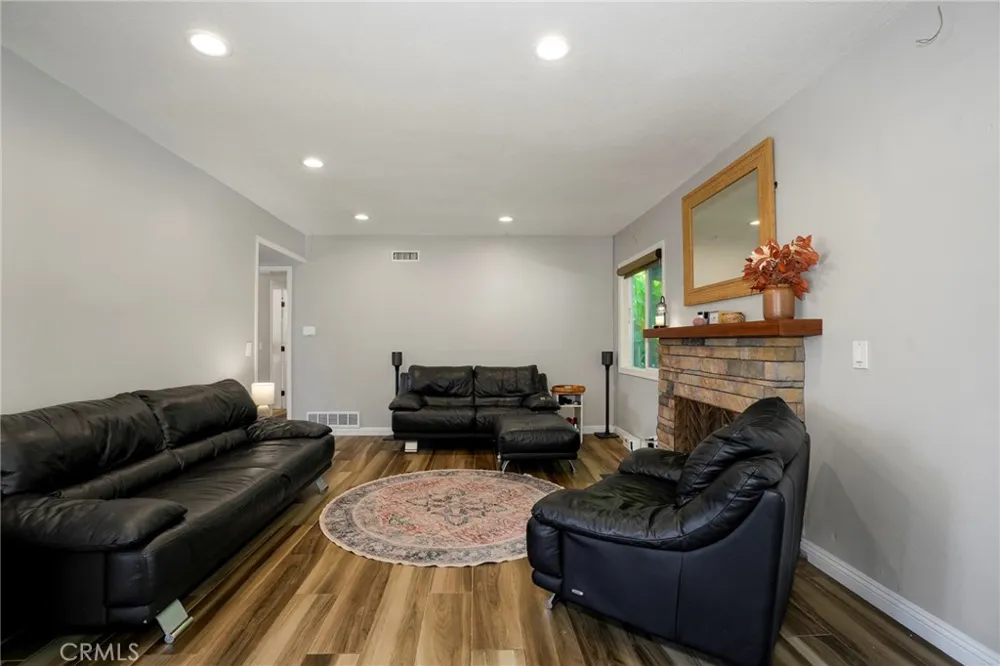 431 E Dexter Street Covina, CA 91723