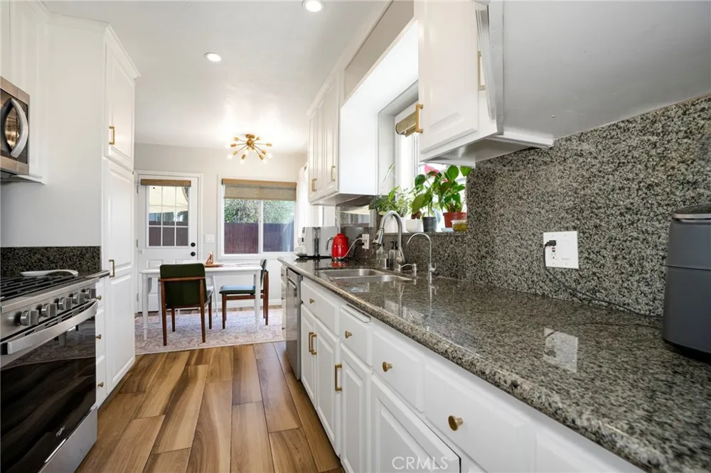 431 E Dexter Street Covina, CA 91723