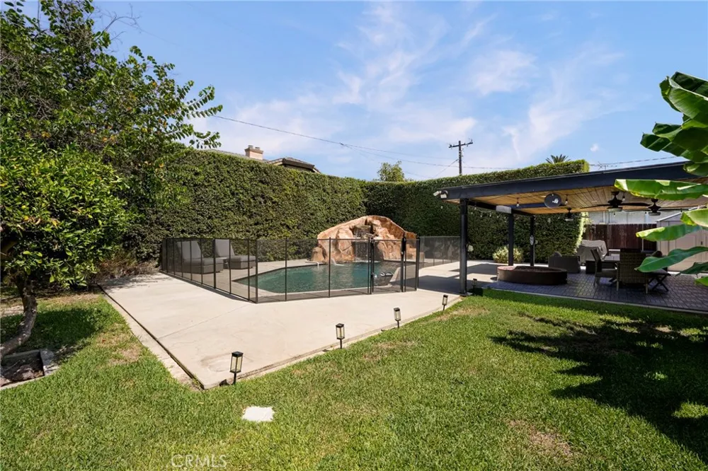 431 E Dexter Street Covina, CA 91723