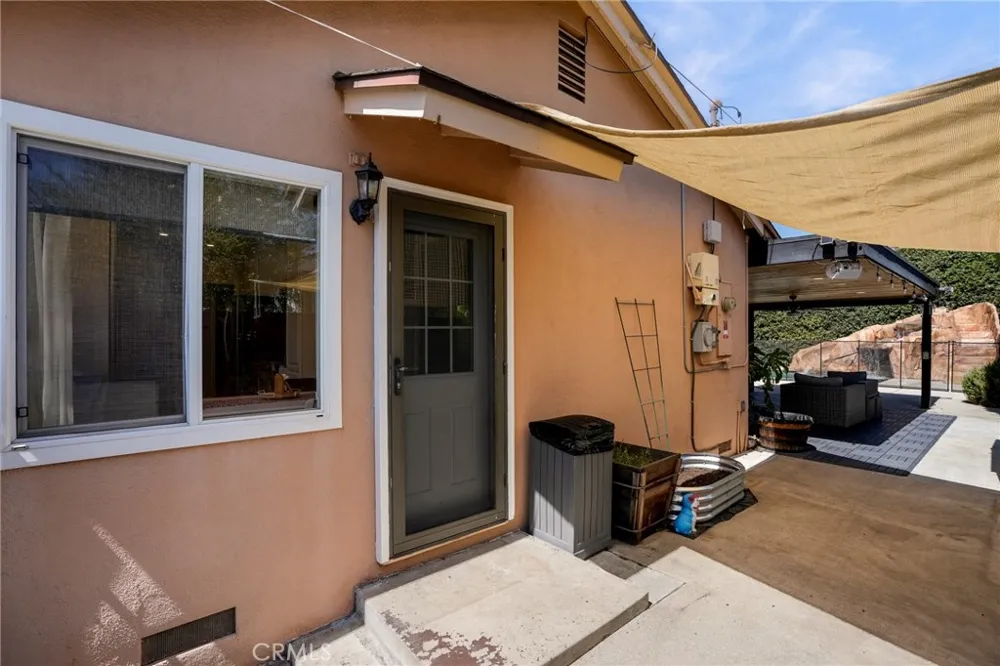 431 E Dexter Street Covina, CA 91723