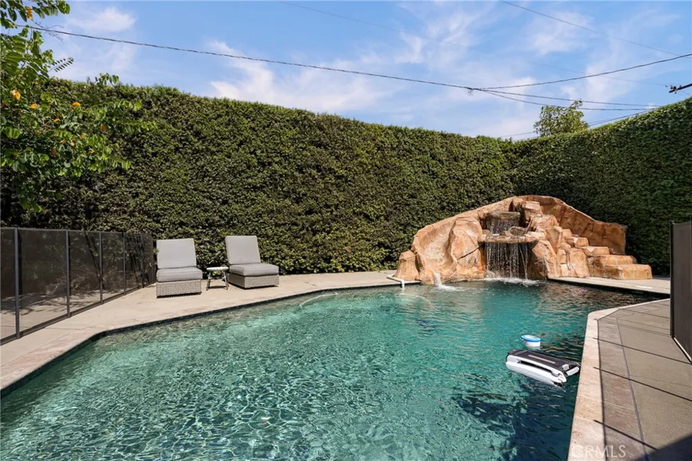431 E Dexter Street Covina, CA 91723