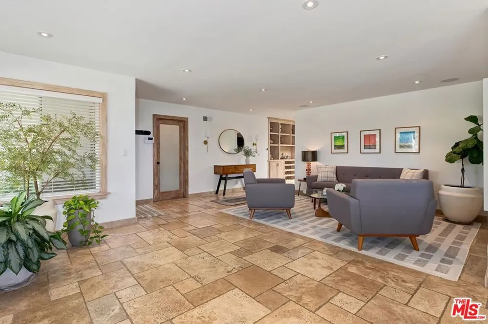 1592 Wilder Street Thousand Oaks, CA 91362