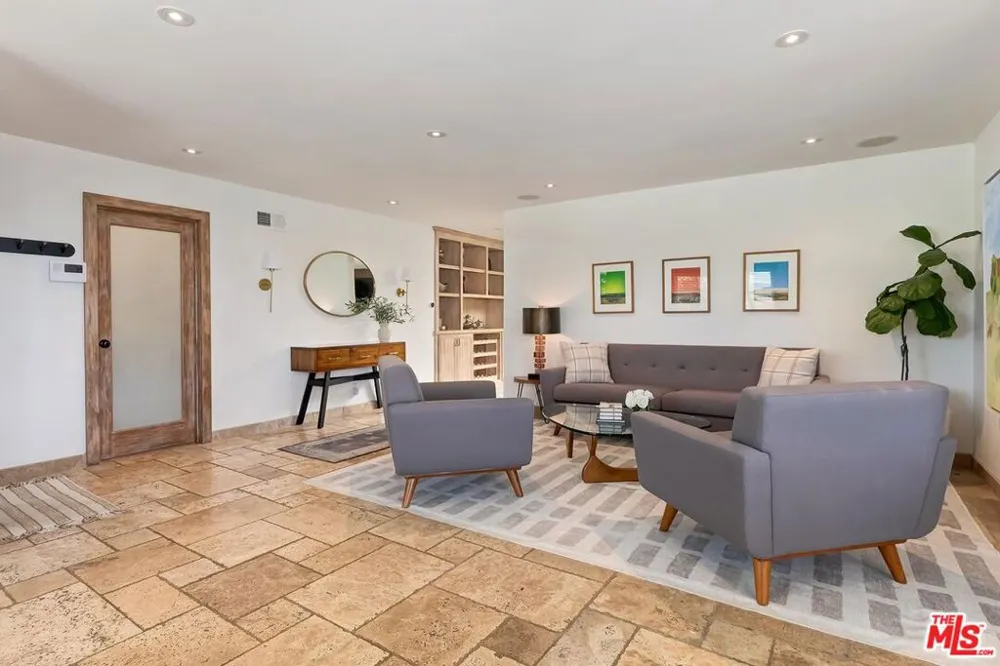 1592 Wilder Street Thousand Oaks, CA 91362