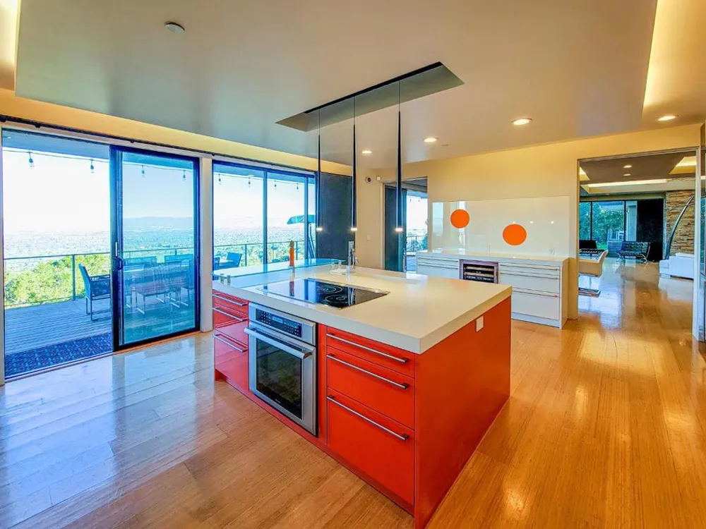 Address Not Shown Los Altos Hills, CA 94024