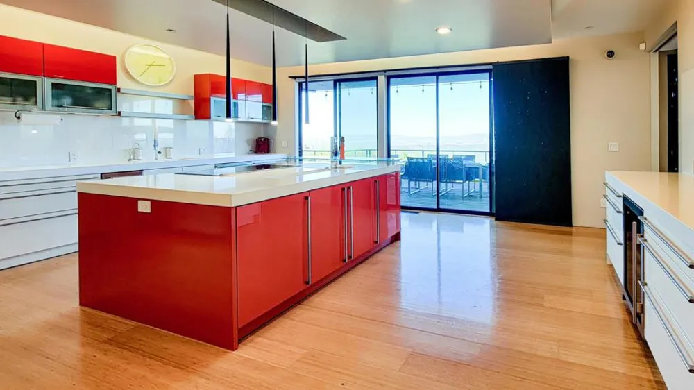 Address Not Shown Los Altos Hills, CA 94024