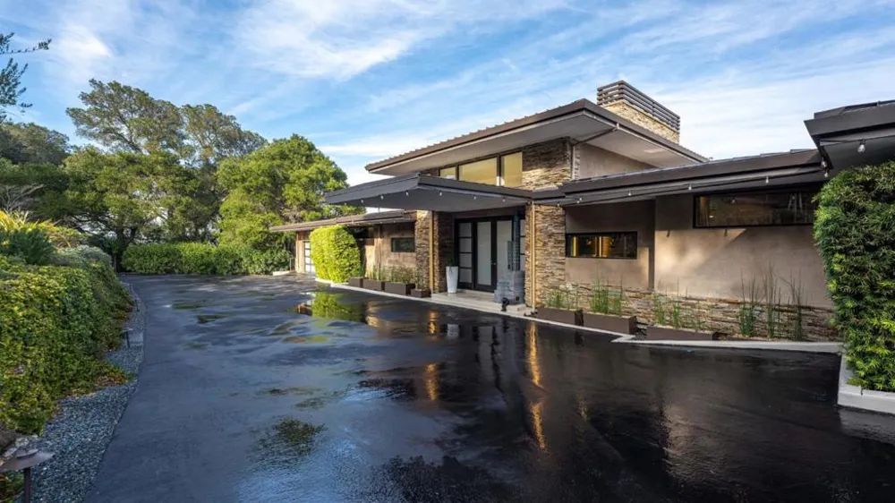 Address Not Shown Los Altos Hills, CA 94024