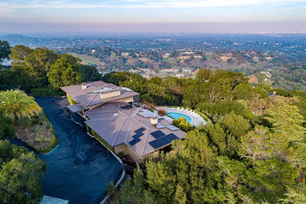 Address Not Shown Los Altos Hills, CA 94024