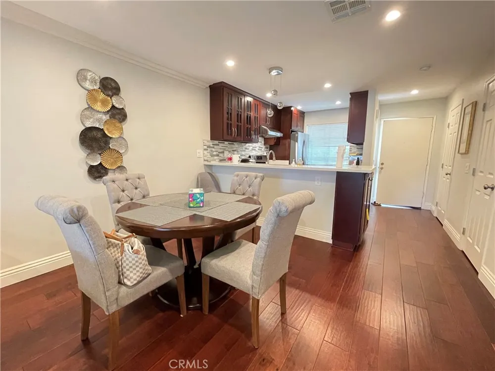 249 Pineview Irvine, CA 92620