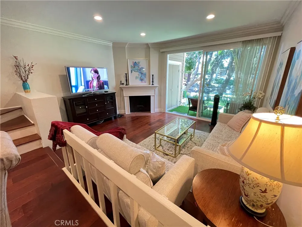 249 Pineview Irvine, CA 92620