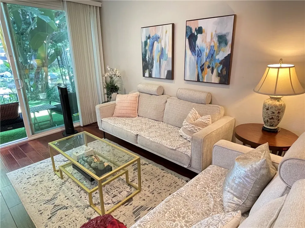 249 Pineview Irvine, CA 92620