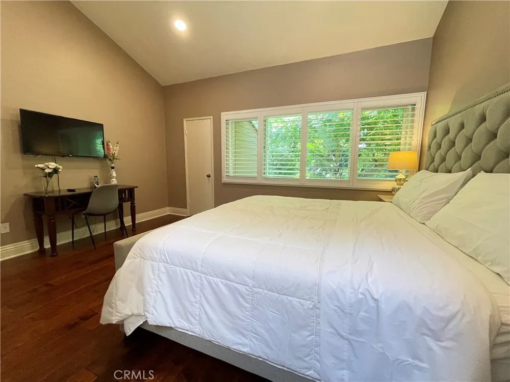 249 Pineview Irvine, CA 92620